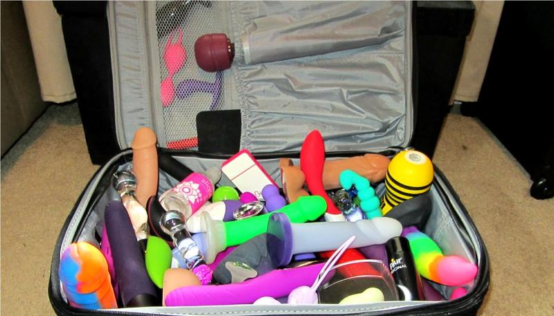 viajar con juguetes eroticos 2 1 - Consejos para viajar con juguetes eróticos
