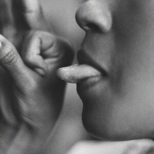 Beso negro 300x300 - Beso negro: qué es y claves para realizarlo