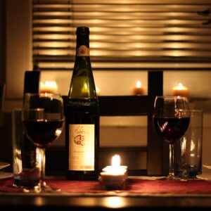 scorts 300x300 - El término “escort”: ¿qué significa y qué implica?